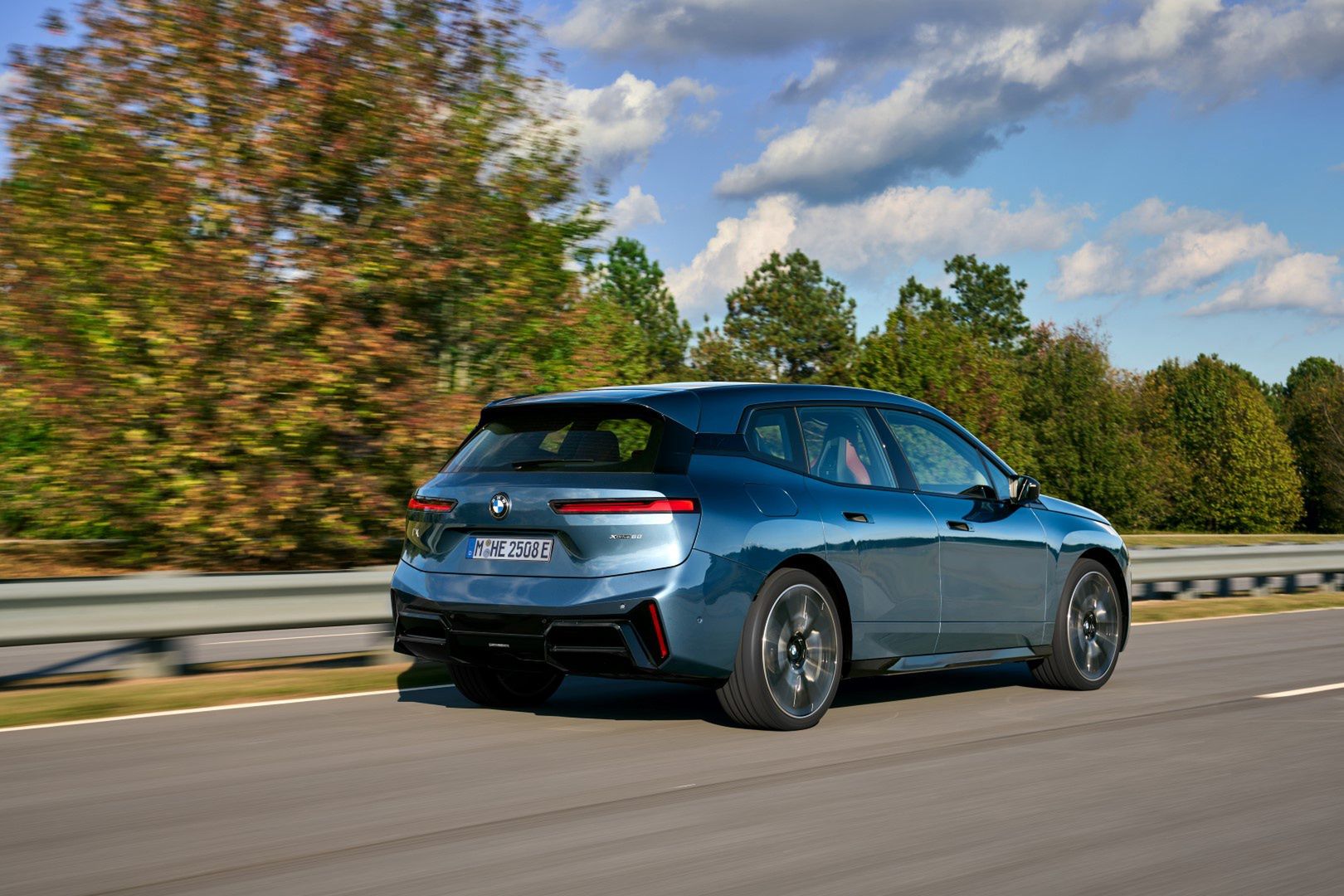 BMW iX