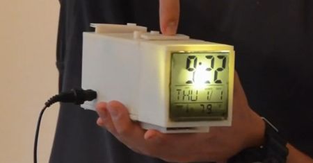 Ten budzik nie dzwoni. Budzi zapachami