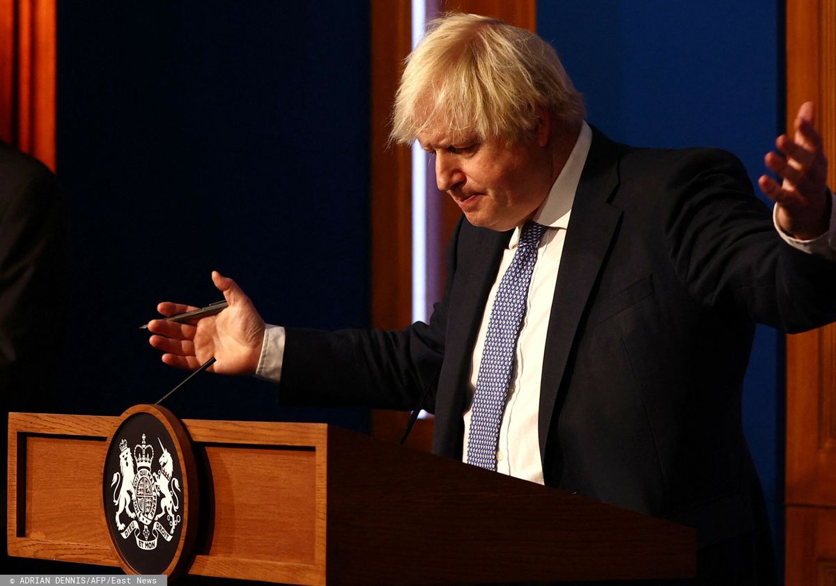Omikron w Wielkiej Brytanii. Boris Johnson o trzeciej dawce szczepionki przeciwko koronawirusowi  