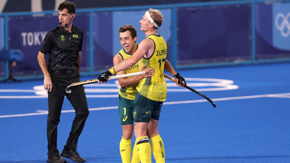 Getty Images / Lintao Zhang / Na zdjęciu: Lachlan Thomas Sharp (z lewej) cieszy się z bramki