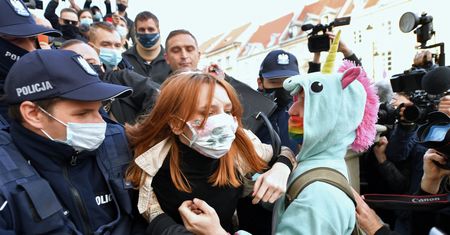 Aborcja. Protesty po wyroku TK. TAZ: Wojna kulturowa w Polsce