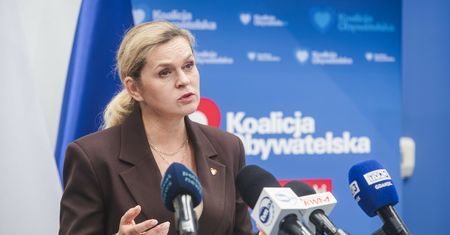 Zakaz smartfonów w szkołach coraz bliżej. Resort ma gotowy projekt