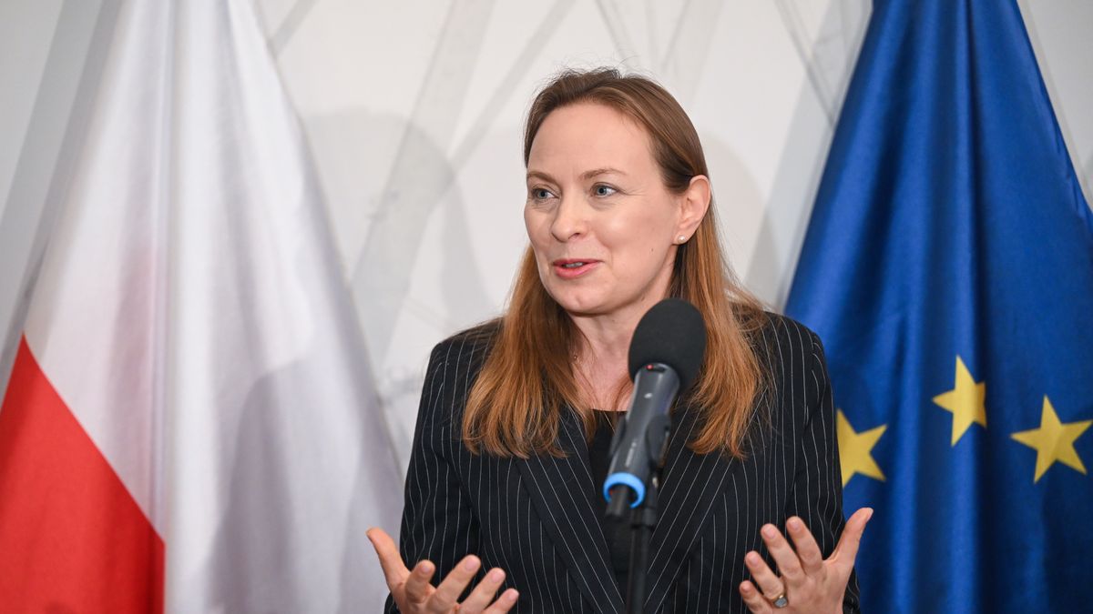 Katarzyna Pe�czy�ska-Na��cz
Gda�sk, 06.02.2025. Minister funduszy i polityki regionalnej Katarzyna Pe�czy�ska-Na��cz podczas konferencji prasowej po wizycie w zak�adach Grupy Przemys�owej Baltic na wyspie Ostr�w w Gda�sku, 6 bm. Celem wizyty s� rozmowy o potencjale i dalszym rozwoju sektora morskiej energetyki wiatrowej w Polsce i Unii Europejskiej przy zaanga�owaniu polskich firm. (sko) PAP/Adam War�awa
Adam War�awa
komisji europejskiej, konferencja, polityk, polityka, spotkanie, wizyta, briefing, energetyka morska, energetyka wiatrowa, Katarzyna Pe�czy�ska Na��cz, morska, prasowa, prasowy, sektor, UE, wizyta krajowa