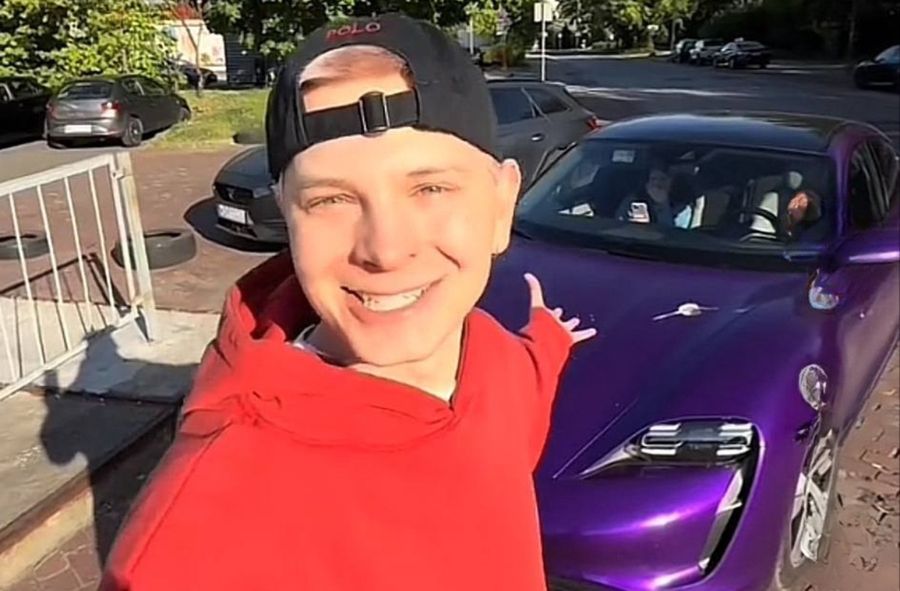Dominik Rupiński żegna się z fioletowym Porsche. Czemu sprzedaje
