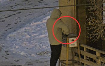 Przyłapał go pod szopką betlejemską. Niegodne zachowanie mężczyzny