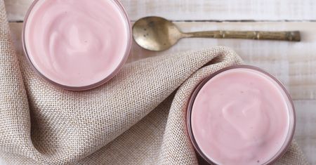 Jogurt owocowy o obniżonej zawartości tłuszczu z dodatkiem niskokalorycznego słodzika