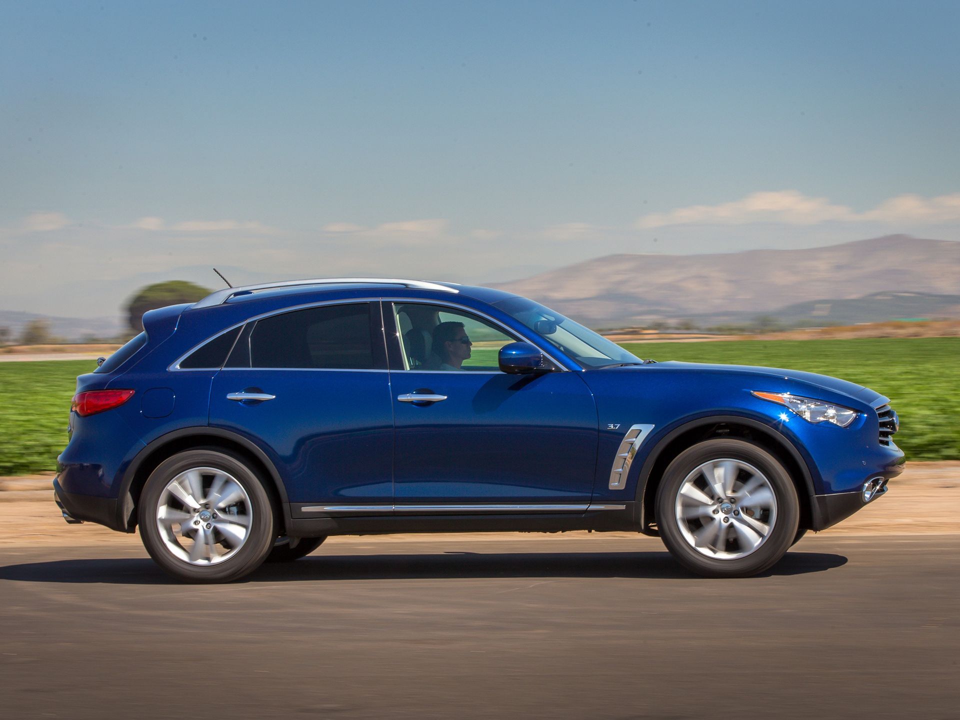 Infiniti QX70