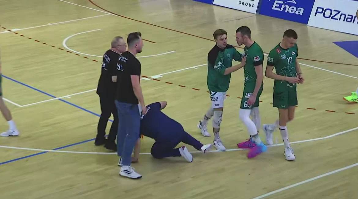 Podczas zawodów w Poznaniu zawodnik uderzył sędziego