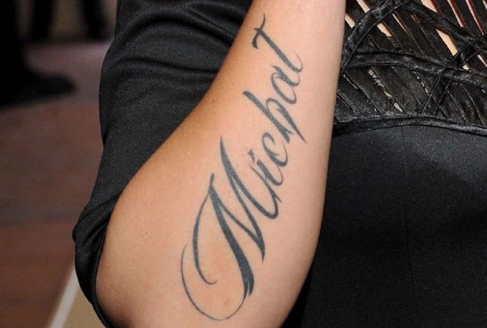 Tatuaż z imieniem ukochanego. Błąd, który popełniają nie tylko gwiazdy