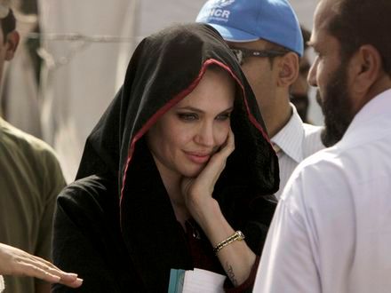 Jolie apeluje o pomoc dla Pakistanu