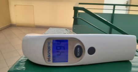 W klatce schodowej jak w saunie. Wentylacja nie działa, spółdzielnia nie widzi problemu