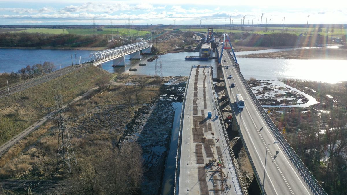 Budowa drogi ekspresowej S3 na odcinku Dargobądz – Troszyn (luty 2024 r.)