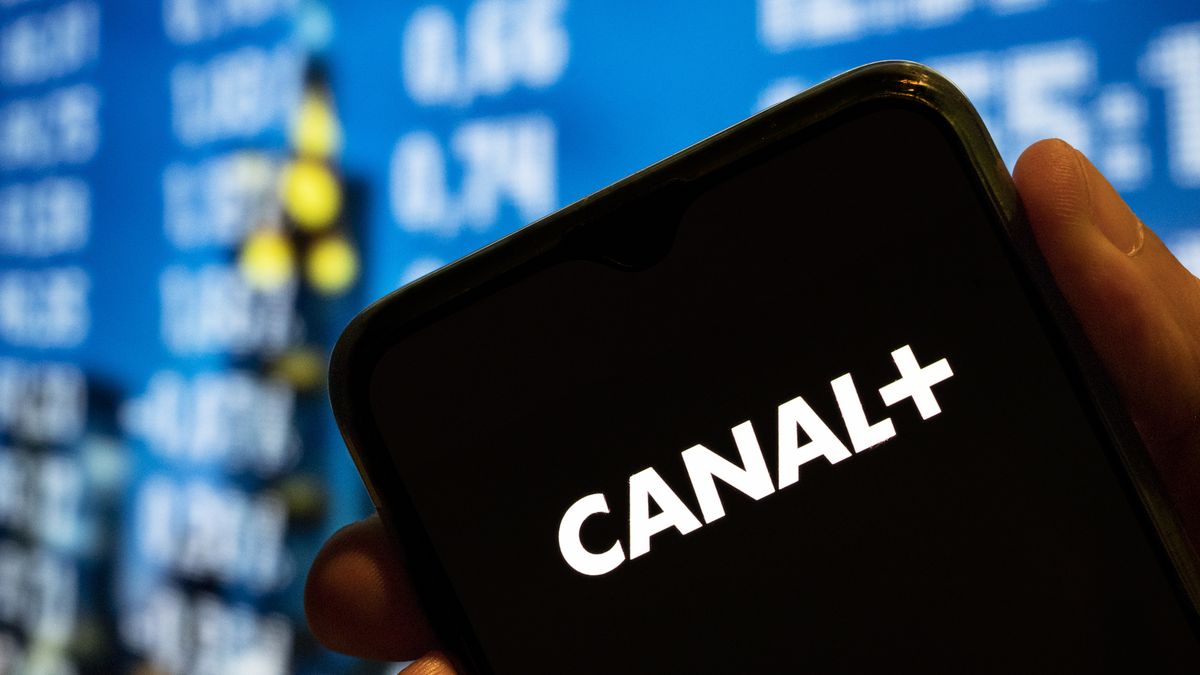 CHINA - 2022/07/25: In this photo illustration, the French premium television channel, studio and distributor, Canal+ logo is displayed on a smartphone screen. (Photo Illustration by Budrul Chukrut/SOPA Images/LightRocket via Getty Images)