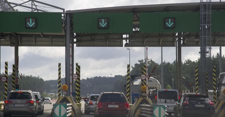 Nowy sposób płatności za autostrady i parkingi w Polsce. Nie będzie trzeba stać na bramkach