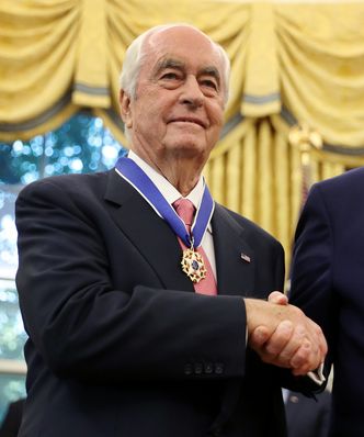 Przyjaciel Trumpa prowadzi tajne rozmowy. Chce zrealizować życiowe marzenie