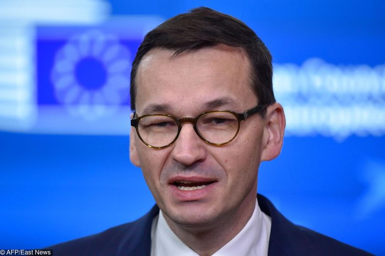 Morawiecki debiutuje w roli premiera w Brukseli. Ale pytano go i tak o poiltykę krajową