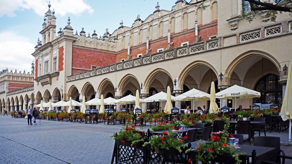 Wybory 2020. 82-letni mężczyzna zniszczył elewację wizytówki Krakowa - Sukiennic