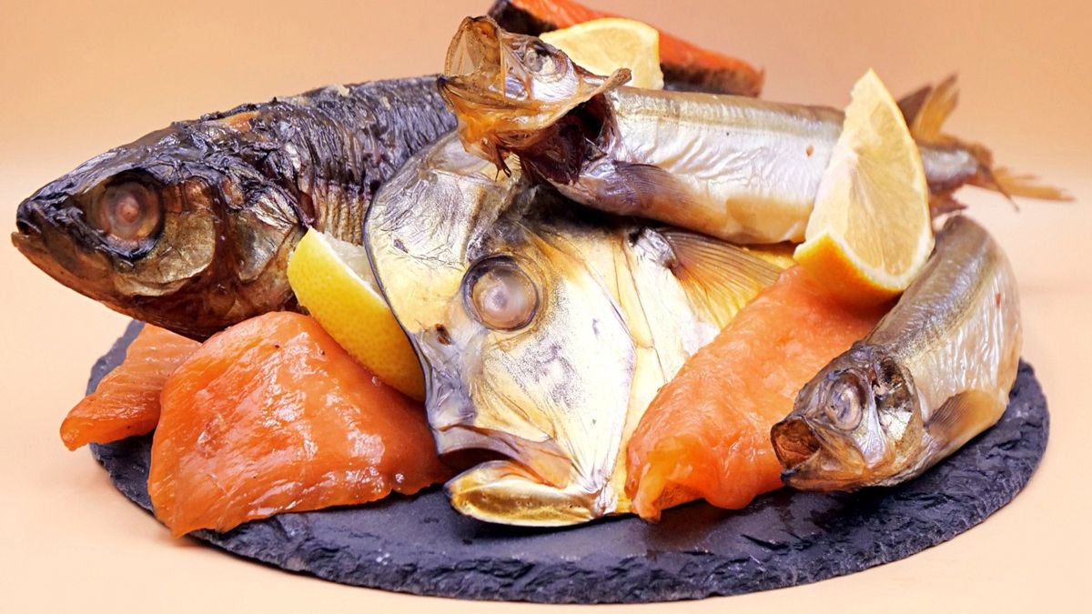 Wędzone ryby z cytryną