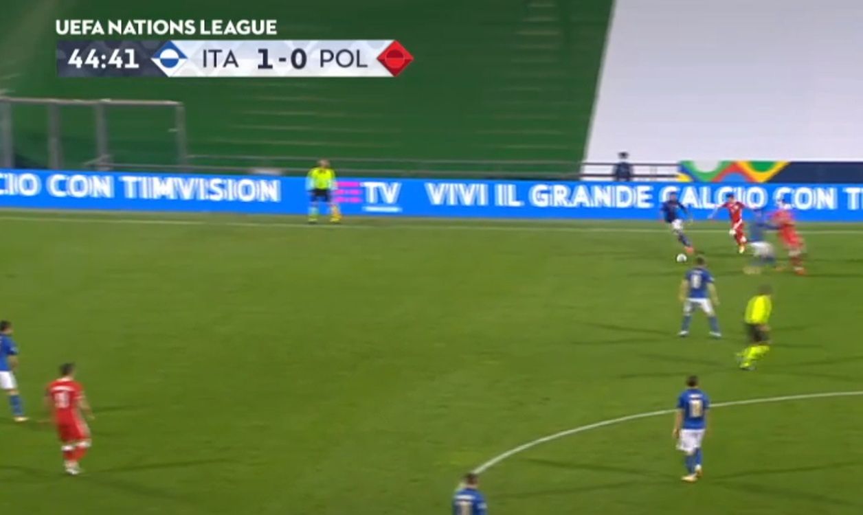 Grafika na meczu Włochy - Polska
