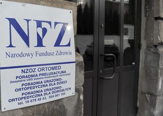 W NFZ zarabiają lepiej niż lekarze na etacie w szpitalu. Sprawdziliśmy ile