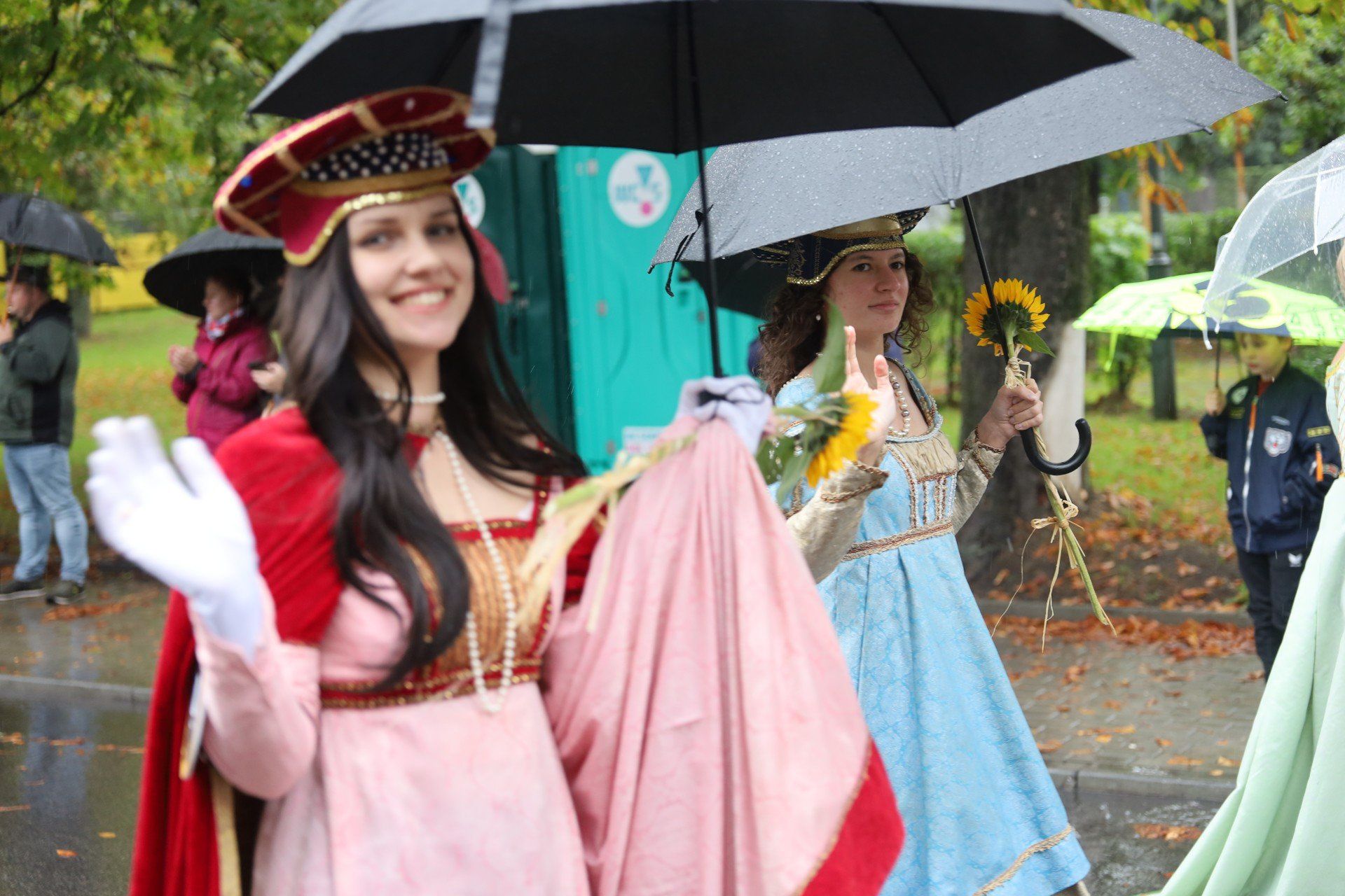 Kliknij strzałkę, aby przejść do następnych zdjęć!