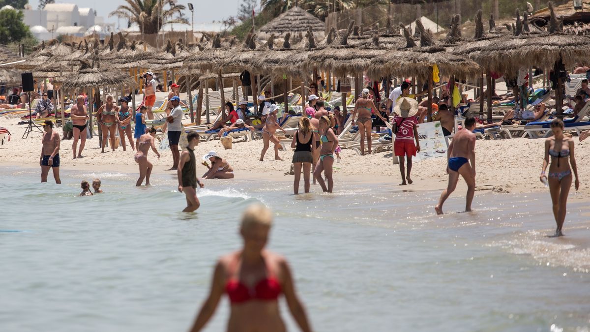 Plaża w kurorcie Susa nad zatoką Hammamet