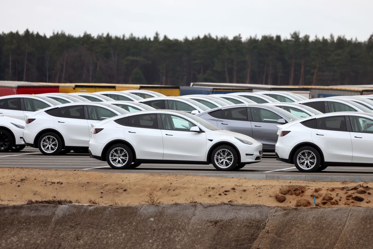 Tesla Model Y nadal sprzedaje się rewelacyjnie