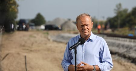 Tusk ostrzega. "Będzie musiał się liczyć z natychmiastową reakcją wojska"