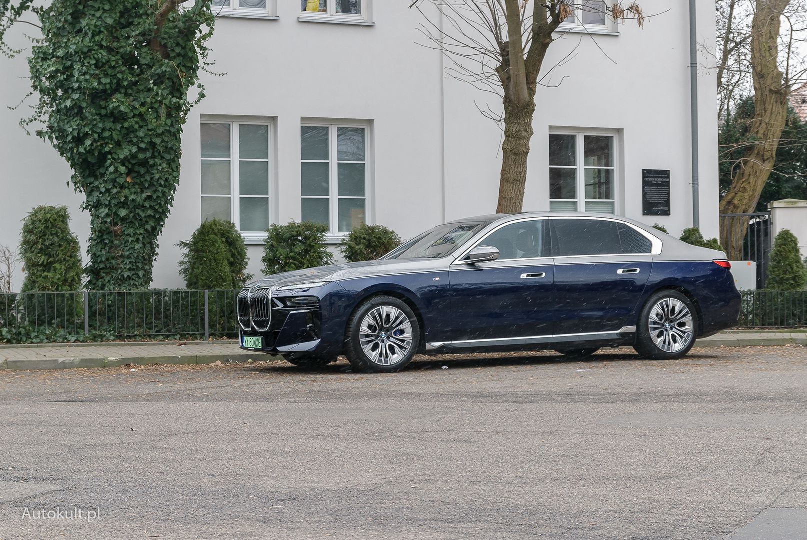 BMW i7