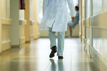 Ponad 2,7 mln zł dla radiologa! Szpital płacił za czekanie