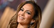 56-letnia Jennifer Lopez pręży się w bikini. Fani oszaleli: "Tak pięknie, że zapiera dech w piersiach"