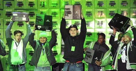 Microsoft w niecałą dobę sprzedaje milion Xboksów One, też pojawiły się usterki