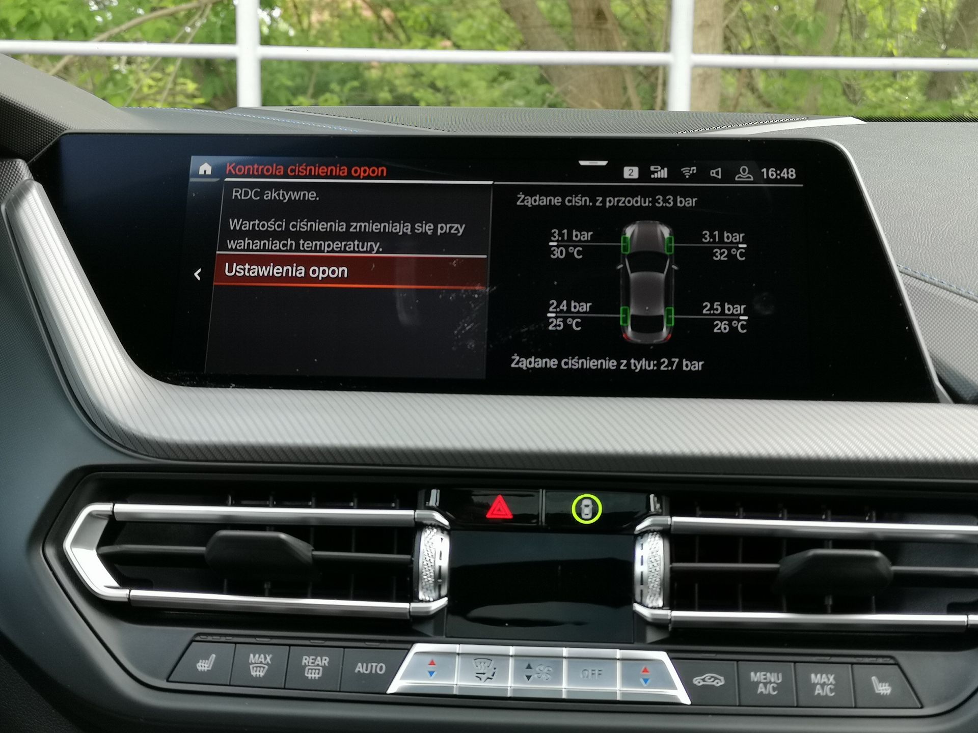 BMW M235i Gran Coupe: Aplikacja BMW Connected, system info-rozrywki i audio Harman Kardon 27