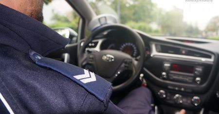 Jastrzębie-Zdrój. Chcieli pomóc kierowcy przy awarii pojazdu. A tu niespodziewane odkrycie