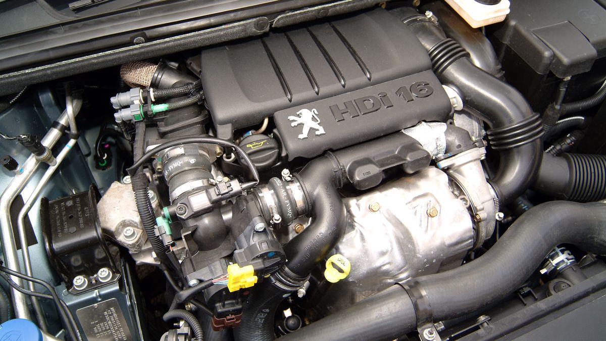 Silnik 1.6 HDi z 16-zaworową głowicą poznacie po napisie 16 na p