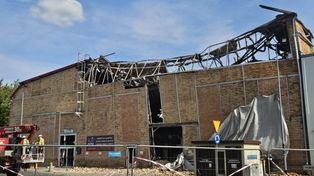 Gorzów: Służby walczą o spaloną halę na Targowej. Staną specjalne podpory