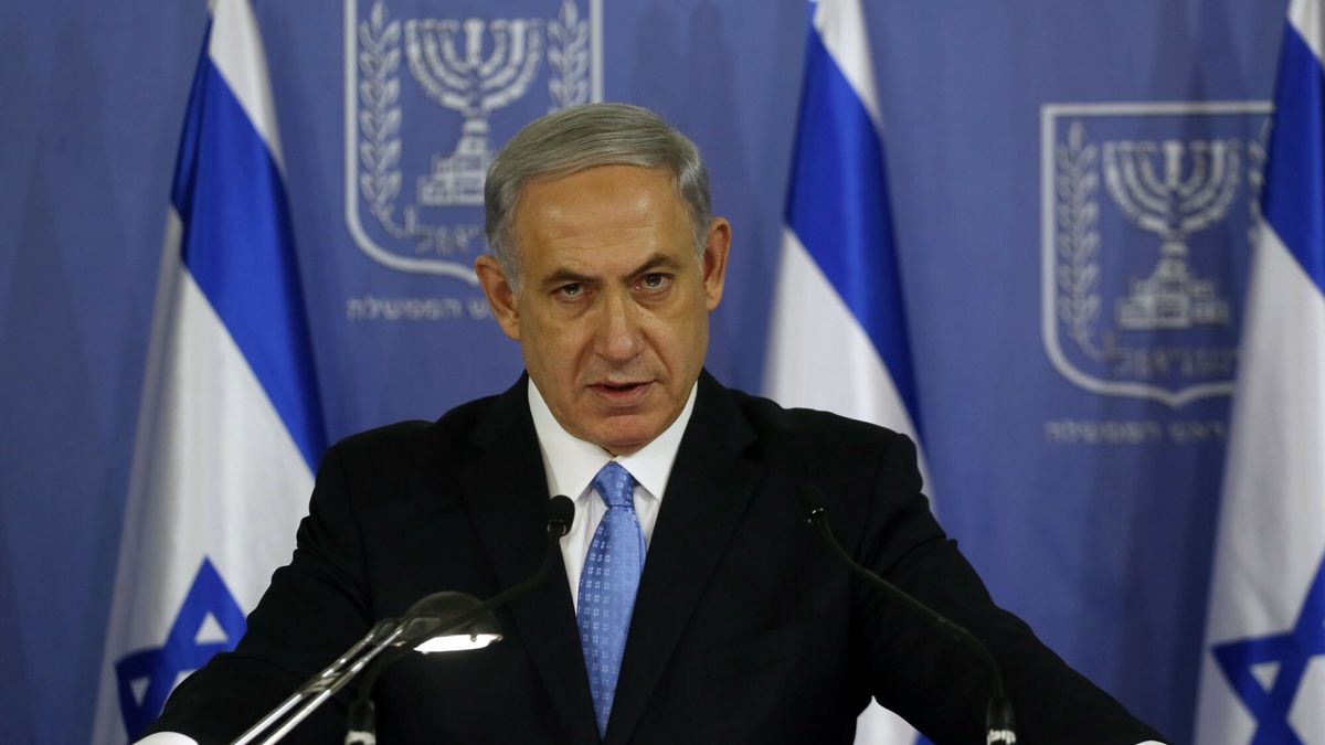 Bombardowanie w Strefie Gazy
TOPSHOTS  Israeli Prime Minister Benjamin Netanyahu speaks during a joint press conference with Defense Minister (unseen) at the defense ministry in the coastal city of Tel Aviv on August 2, 2014. Israel will continue its military campaign in the Gaza Strip for as long as needed and with as much force as necessary,Netanyahu said.  AFP PHOTO/GALI TIBBON
GALI TIBBON