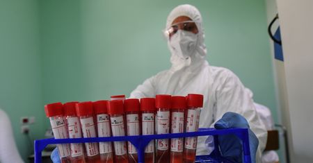 Pochodzenie koronawirusa. Najnowsze badania zaskakują. Teraz wszyscy uznają, że wydostał się z laboratorium?