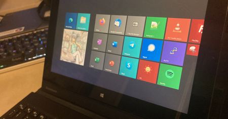 Windows 8 ma 10 lat. Czy można powiedzieć o nim coś dobrego?