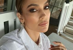 Jennifer Lopez w kwiecistej sukience Dolce&Gabbana. Ciężko oderwać od niej wzrok