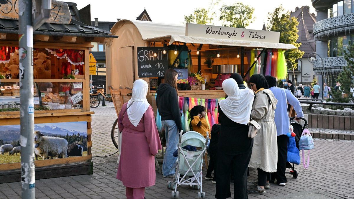 Krup�wki ciesz? si? nies?abn?cym powodzeniem
Fot. Pawel Murzyn/East News, Zakopane, 09.08.2024. Turysci na Krupowkach.
Pawel Murzyn