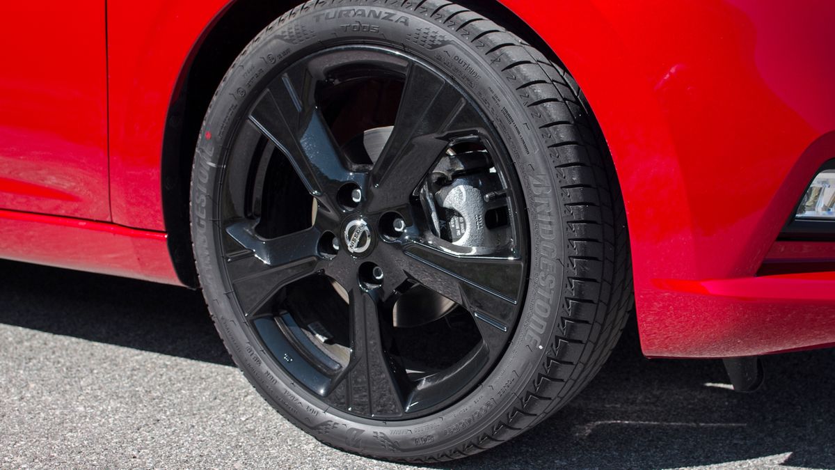 Jeśli jeszcze nie macie letnich opon, to warto je założyć. Zimowe już nie będą potrzebne przez najbliższe kilka miesięcy.