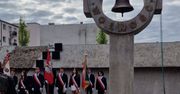 Ostatni dzwonek dla maturzystów. Uczniowie w Płocku odebrali świadectwa