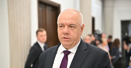 Sasin odniósł się do słów, które wywołały awanturę. Tłumaczy Arent