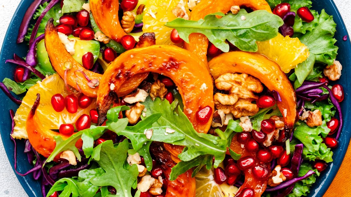 Sałatka jesienna na bazie pieczonej dyni