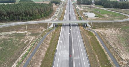 Kierowcy zadowoleni — przybywa nam jakościowych dróg w regionie. Nowe odcinki S12, S17, S19 i A2