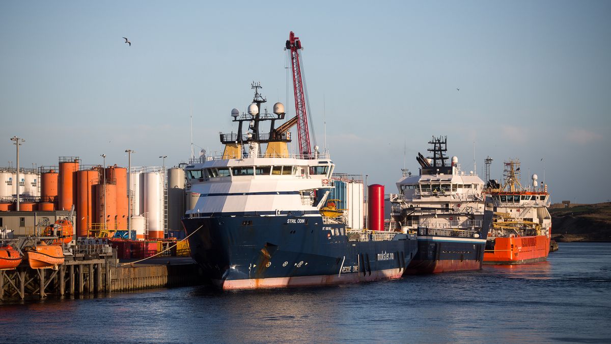 Statek platformy wiertniczej (zdjęcie ilustracyjne)