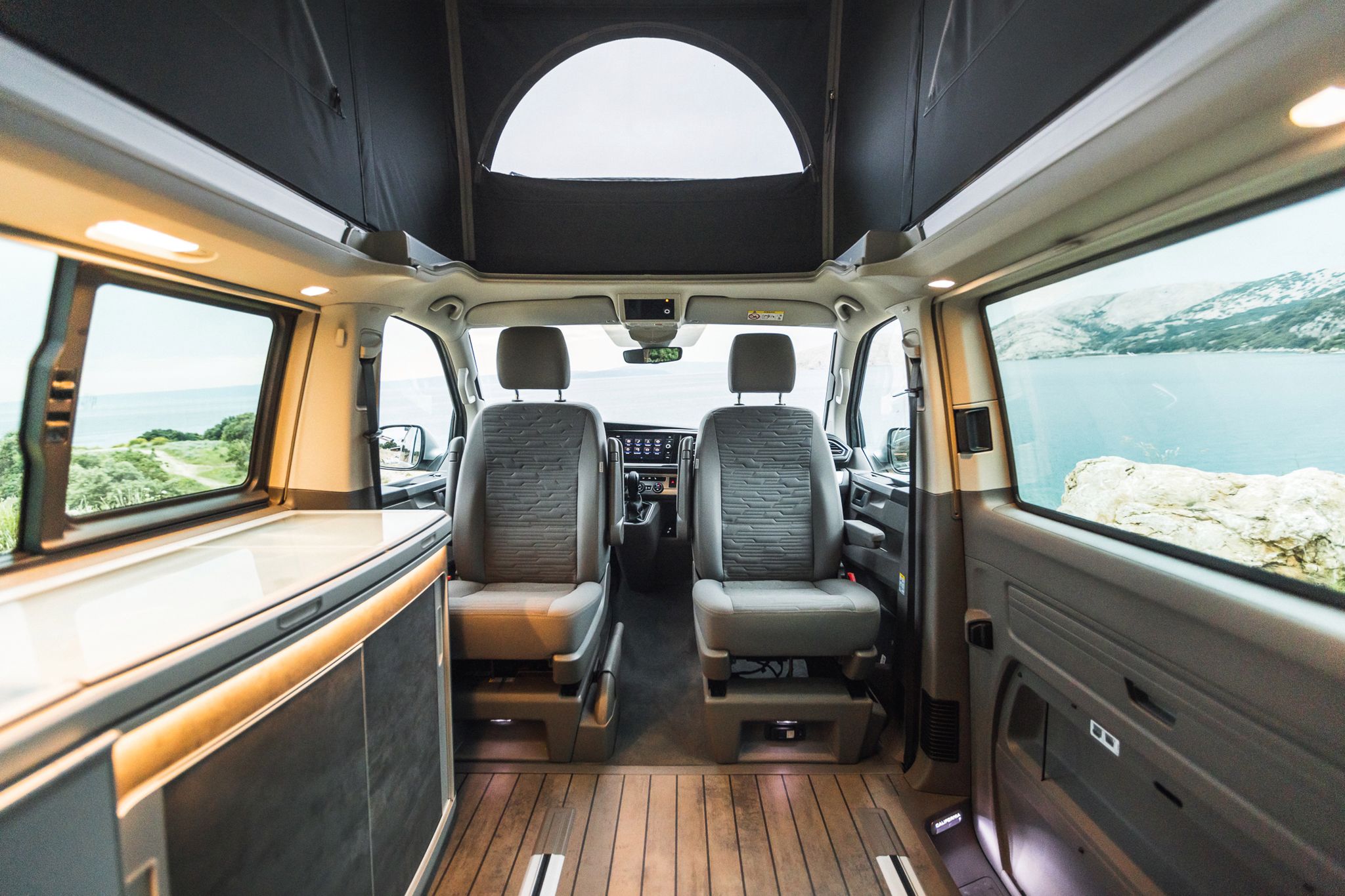 Volkswagen T6.1 California Ocean