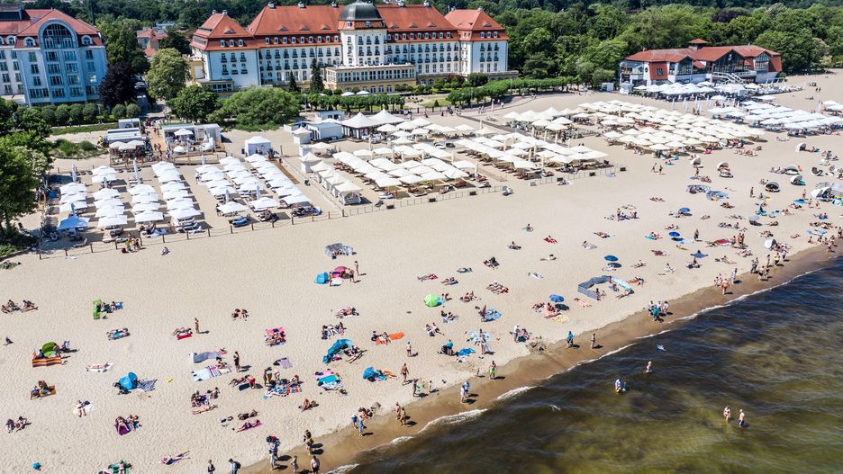Luzowanie obostrzeń. Od soboty w życie wchodzą nowe zasady