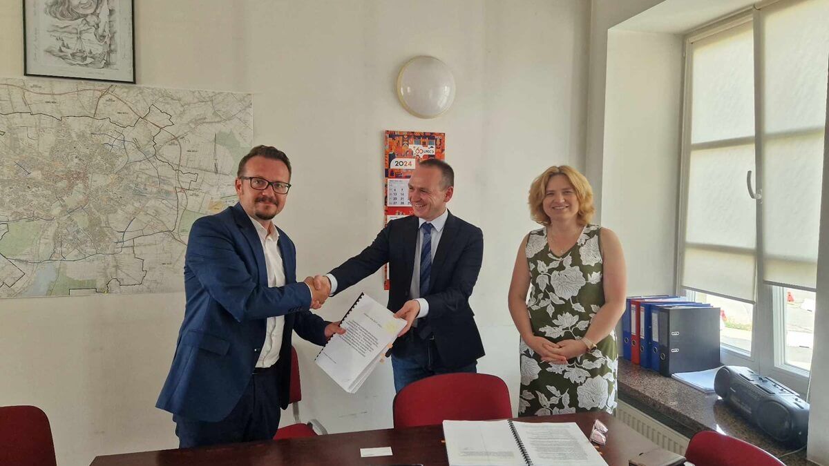 Grzegorz Malec podpisał umowę na przygotowanie dokumentacji przebudowy ulic Turystycznej i Mełgiewskiej
